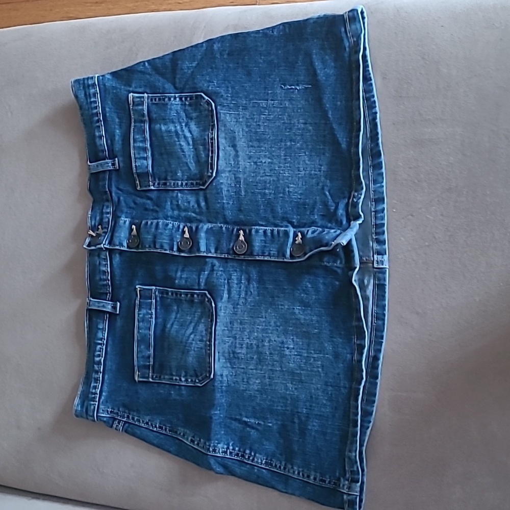 Demin skirt gap